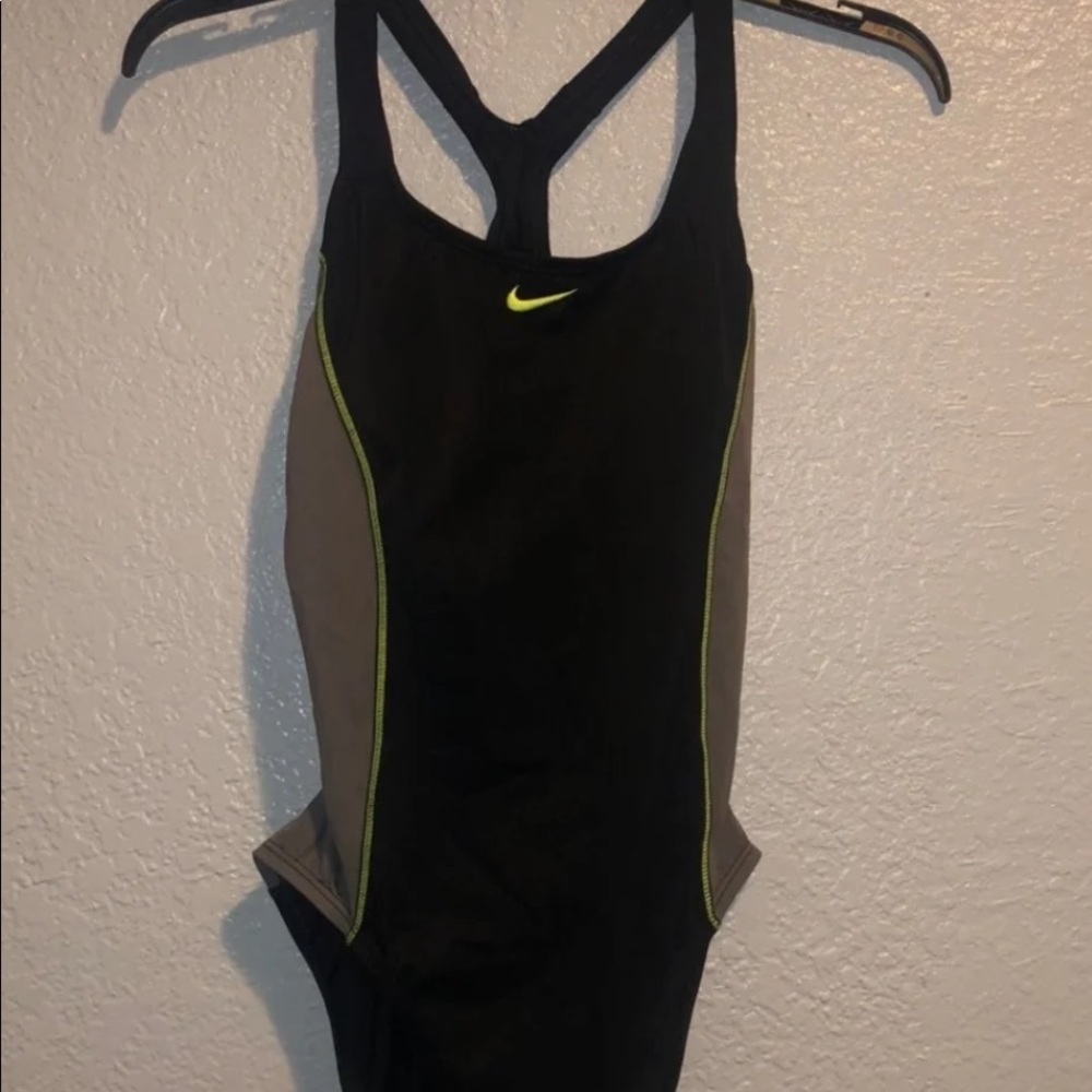 Nike one piece swimsuit NWT size M